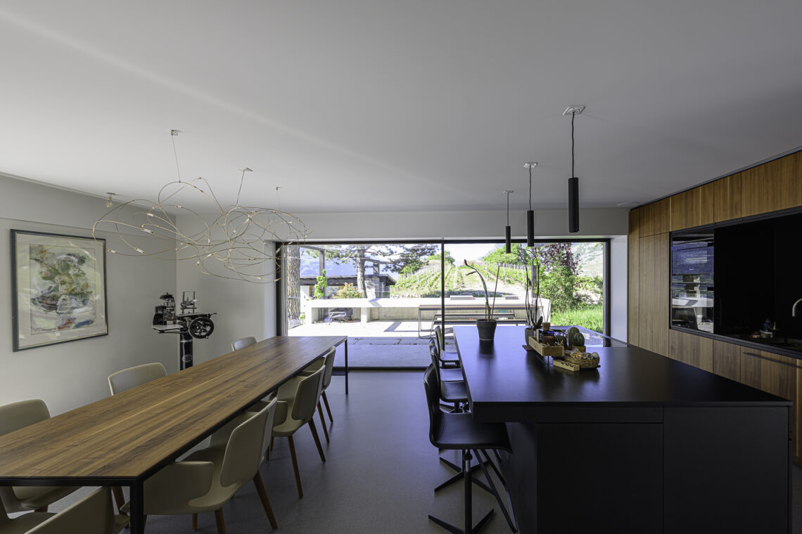 Une cuisine qui sort du lot Z8 mXc 2025 05 01 00129 1140x760 - Une cuisine qui sort du lot